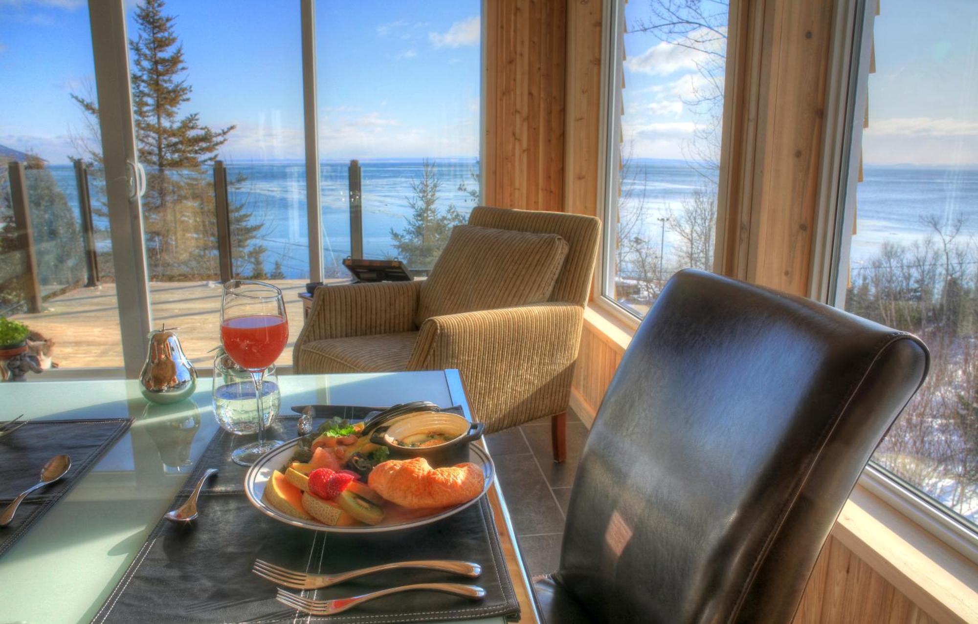 Auberge Des Eaux Vives La Malbaie Exteriör bild