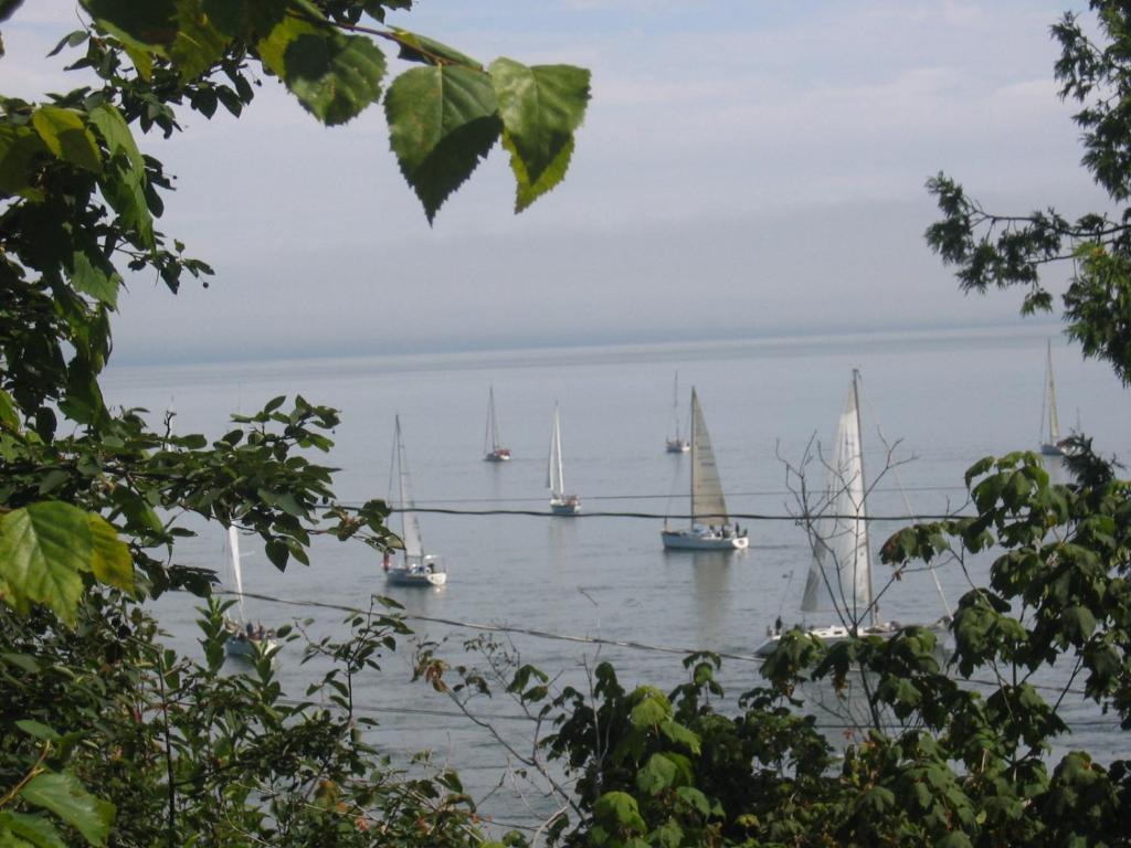 Auberge Des Eaux Vives La Malbaie Exteriör bild