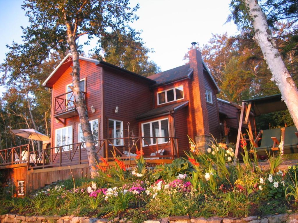 Auberge Des Eaux Vives La Malbaie Exteriör bild