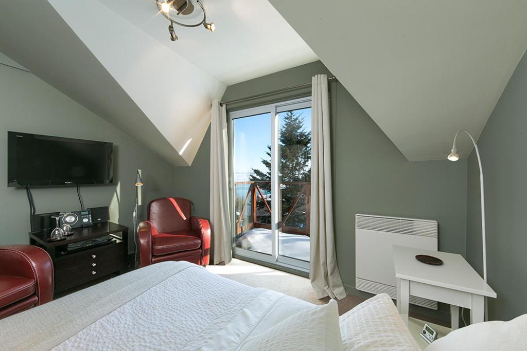 Auberge Des Eaux Vives La Malbaie Exteriör bild